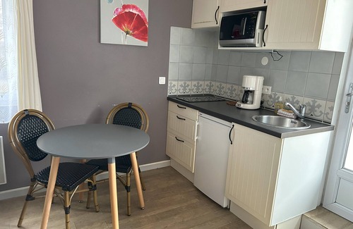 Thonon-les-Bains Apartamento | Estudio con balcón en el centro de Thonon, cerca de los baños termales, 2 personas