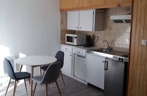 Ax-les-Thermes Apartamento | Estudio con balcón en Ax les thermes a 300m de los teleféricos y baños termales.