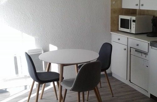 Ax-les-Thermes Apartamento | Estudio con balcón en Ax les thermes a 300m de los teleféricos y baños termales.