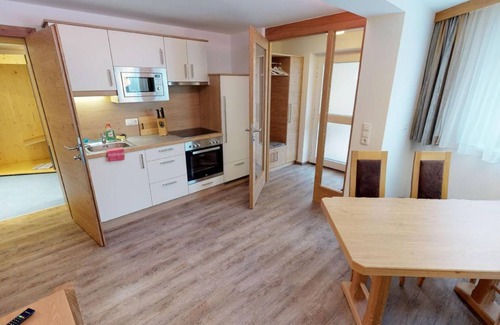 Heiligenblut Cama Y Desayuno | Studio with balcony - Pension-Appartements Bergkristall