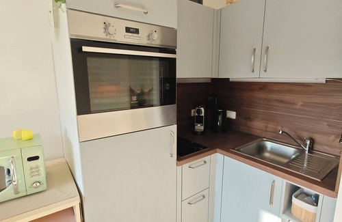 Prague 5 Apartamento | Studio with AC and fitness room in charming Prague