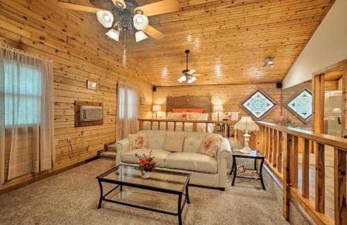 Eureka Springs Casa | Studio with Deck Near Thorncrown Chapel and Lakes