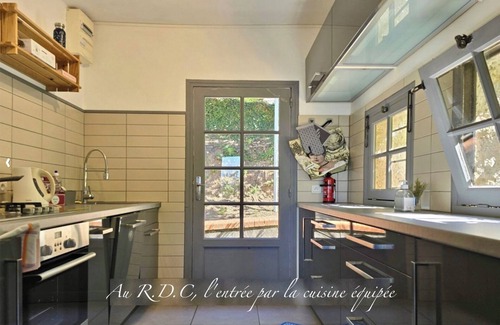 Laroque-des-Alberes Apartamento | Studio With View, Wooden Terrace and little Garden, Pool, Sea and mountain