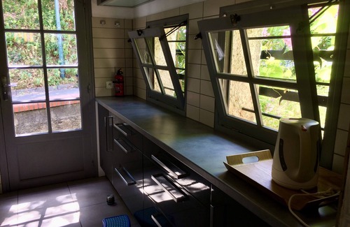 Laroque-des-Alberes Apartamento | Studio With View, Wooden Terrace and little Garden, Pool, Sea and mountain