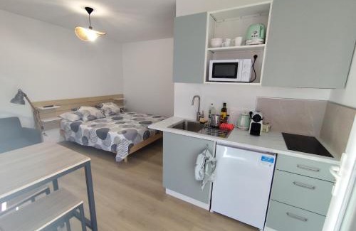 Caissargues Apartamento | Studio with garden and pool, easy Nîmes access