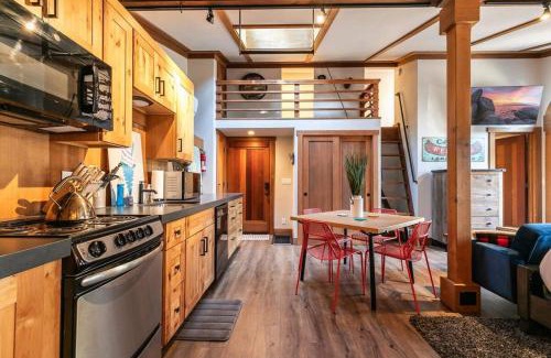Tahoe City Apartamento | Studio with Incredible Location in Tahoe City