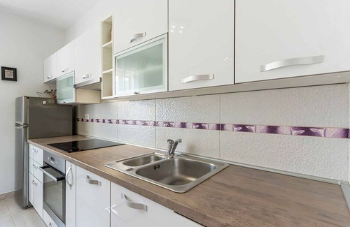 Cres Apartamento | Apartamento vacacional con acceso a Internet y TV vía satélite