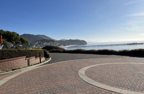 Avila Beach Complejo | Studio with King bed and full bath w/ balcony
