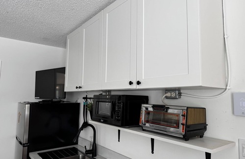 Carleton Place Apartamento | Studio with kitchenette in downtown Carleton Place.