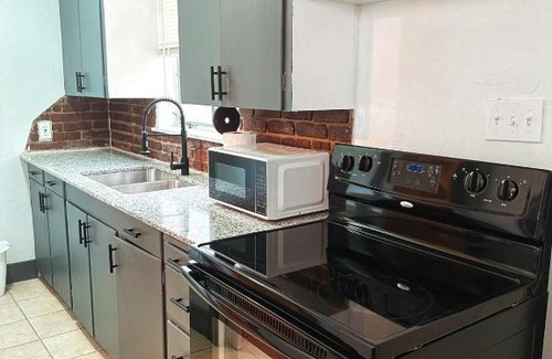 Central Oklahoma City Casa | Studio With Kitchen Nears Science Museum