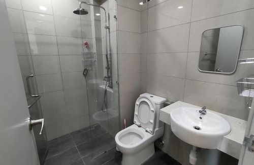 Sungai Buloh Apartamento | Studio with KLCC View by Gavin