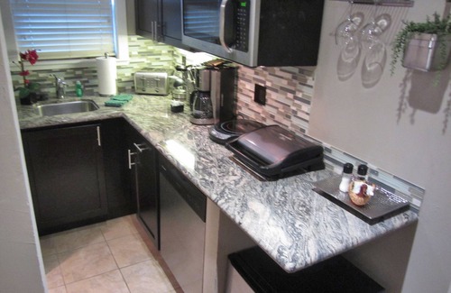 Lakeside Park Cabina | Studio with larger kitchenette, fireplace, and nearby attractions