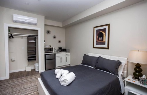 Bankers Hill Hotel | Studio with Large Balcony- San Diego Gateway