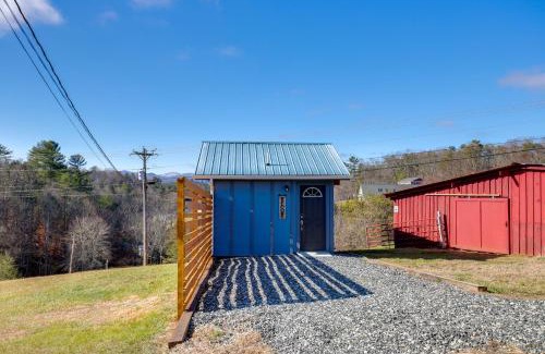 Marshall Apartamento | Studio with Loft, Hot Tub and Views in Marshall!