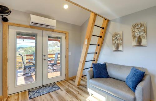 Marshall Apartamento | Studio with Loft, Hot Tub and Views in Marshall!