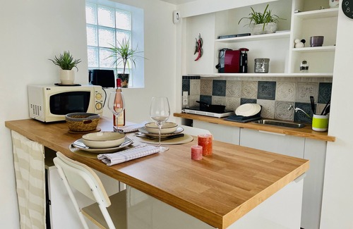 Bagneux Apartamento | Studio with lovely outdoor terrace 10 minutes from Paris (14th) classified 1*.