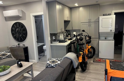 Moreno Valley Apartamento | Studio with Murphy Bed, AC/Heating, WiFi, Fitness Equipment, Moreno Valley