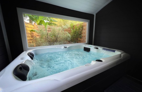 Clohars-Fouesnant Apartamento | Studio with private SPA 3 minutes from the ocean!