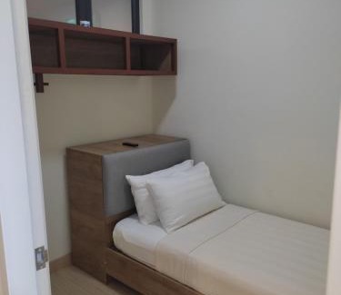 Balok Apartamento | Studio with Privacy Balcony and NETFLIX at TimurBay Sea Front Residence