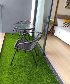 Balok Apartamento | Studio with Privacy Balcony and NETFLIX at TimurBay Sea Front Residence