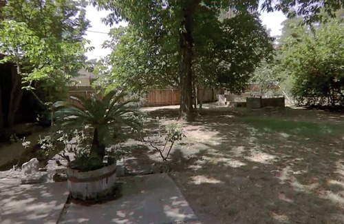 Visalia Apartamento | Studio with private entrance, centrally located
