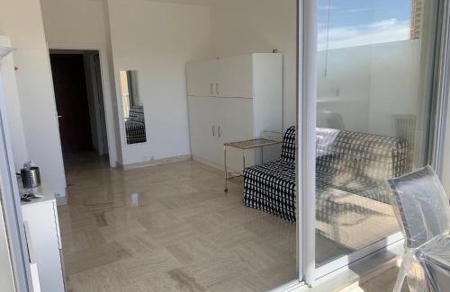 La Rousse Apartamento | Studio with Private Parking