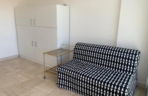 La Rousse Apartamento | Studio with Private Parking