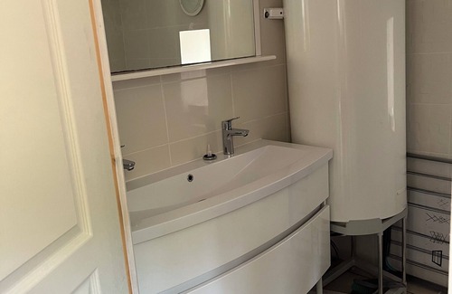 Vollore-Ville Apartamento | Studio with separate entrance on a 9-hectare estate