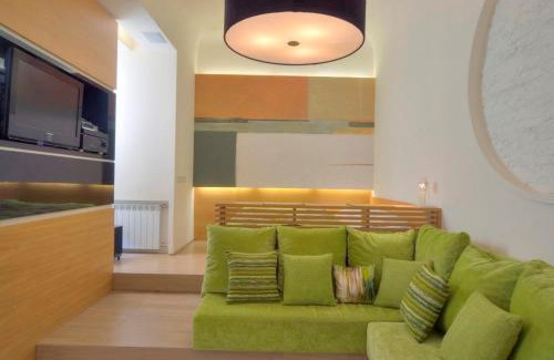 Verkhnie Misto Apartamento | Studio with spa at Mykhailivs'kyi In