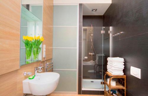 Verkhnie Misto Apartamento | Studio with spa at Mykhailivs'kyi In