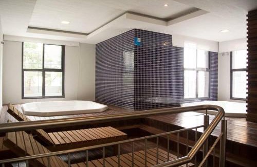 Bigorrilho Apartamento | Studio1913 Maravilhoso perto do Parque Barrigui no Champagnat