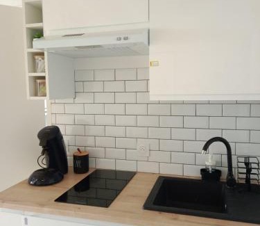 Bouaye Casa | "Studiocaroline44", 2 studios entre la ville et la mer, parking, cuisine, moins de 15min de l'aéroport