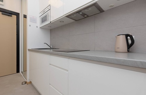 Wlochy Apartamento | Studios 216 Jerozolimskie Ave by Renters