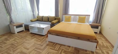 G.K. Bratya Miladinovi Apartamento | Studios near to Burgas Free University