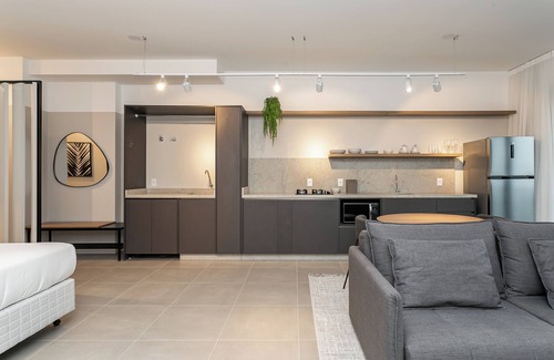 Centro Apartamento | Studios Tower - Building near the postcard with swimming pool in the center of Floripa