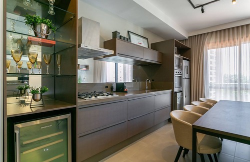 Centro Apartamento | Studios Tower - Building near the postcard with swimming pool in the center of Floripa