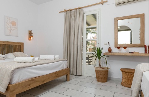 Maragas Casa | Studios Vrettos Beachfront Hotel