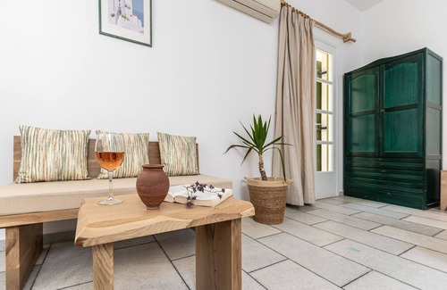 Maragas Casa | Studios Vrettos Beachfront Hotel