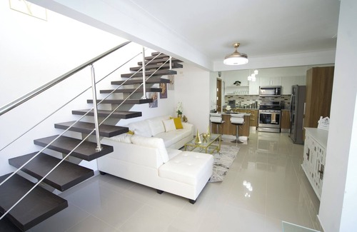 Punal Condominio | Stunning 3 Bedroom 2.5 Bathroom Penthouse