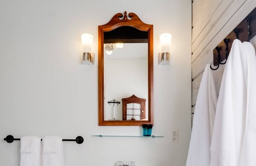 Pontiac Casa | Stunning waterfront getaway w/ hot tub, sleeps 14!