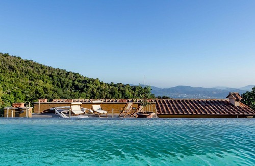 Aulla Villa | Casa de vacaciones privada con piscina privada, A/C, WIFI, TV, vista panorámica, aparcamiento