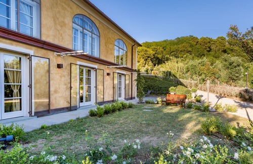 Aulla Villa | Casa de vacaciones privada con piscina privada, A/C, WIFI, TV, vista panorámica, aparcamiento