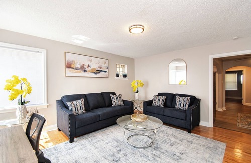 Lindenwood Park Apartamento | Stunning 1-BD Apt Centrally Located w/Free Parking