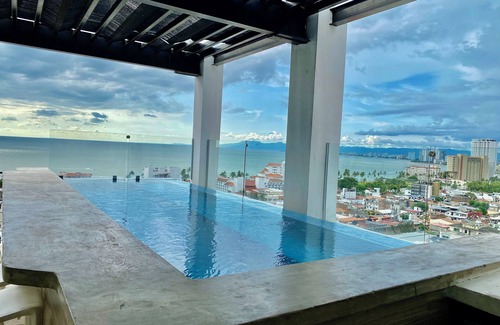 Colonia 5 de Diciembre Apartamento | Stunning 1-Bedroom Apartment with Ocean Views in the Heart of Puerto Vallarta
