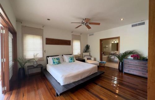 Freetown Apartamento | Stunning 1 Bedroom Hideaway Palm/Garden View