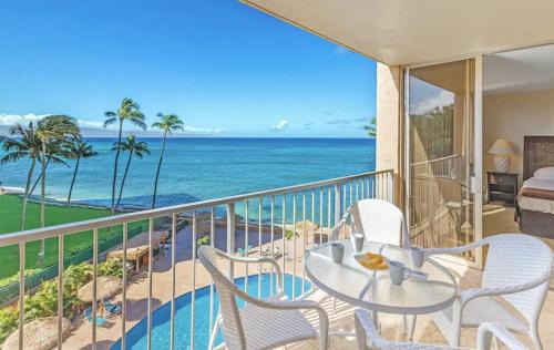 Kahana Apartamento | Stunning 1 Bedroom with Ocean and Island Views ~ Sleeps 4 ~ Royal Kahana 514