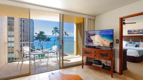 Kahana Apartamento | Stunning 1 Bedroom with Ocean and Island Views ~ Sleeps 4 ~ Royal Kahana 514