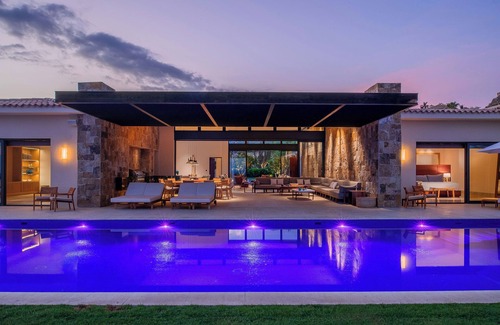San José del Cabo Villa | Stunning 11Bd Villa, Chef + Butler + Indoor Tennis + Steps from the Beach!!!