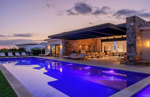San José del Cabo Villa | Stunning 11Bd Villa, Chef + Butler + Indoor Tennis + Steps from the Beach!!!