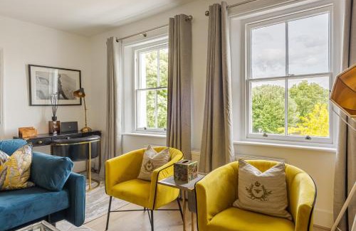 Hampton Wick Apartamento | Stunning 1BR Riverside View Apartment